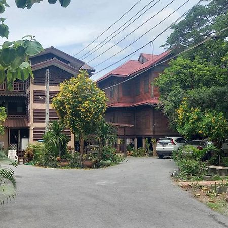 Baan Lotus Guest House Phra Nakhon Si Ayutthaya Ngoại thất bức ảnh